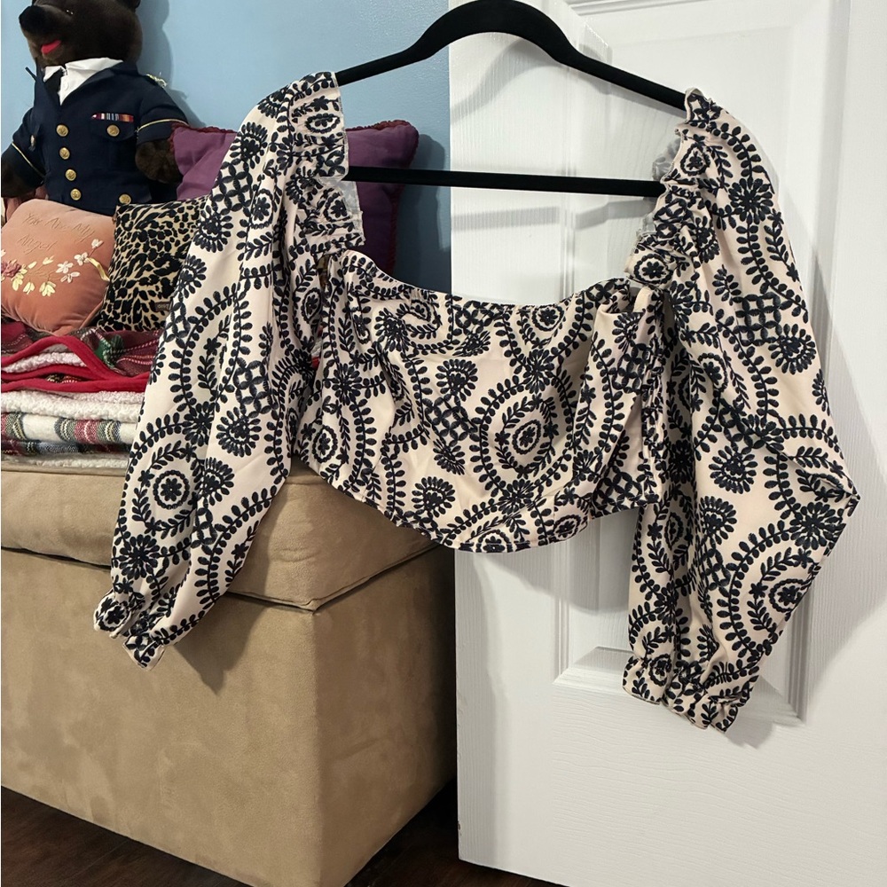 SHEIN Elegant Black and Cream Women's Top